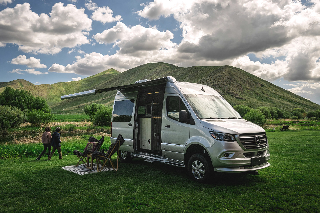 Airstream 19 Camping